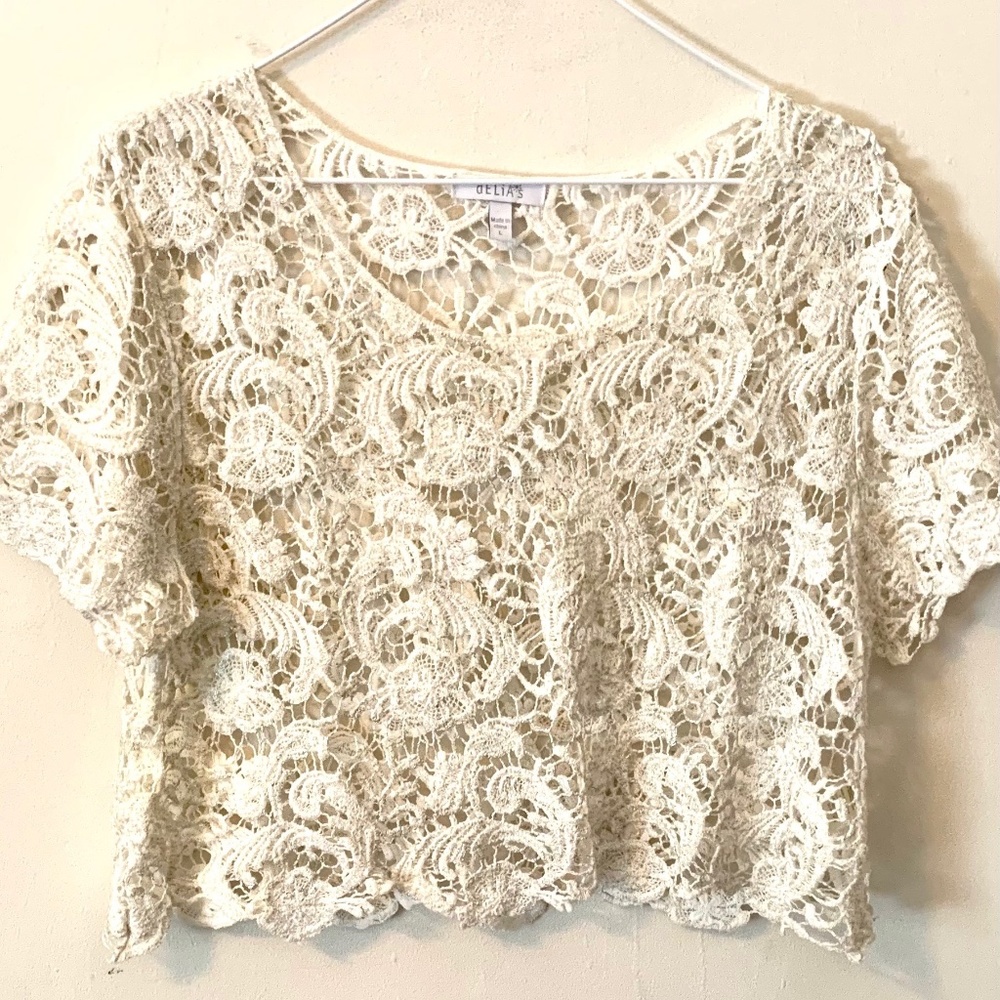 Delia*s Cream Lace Crop Top Large